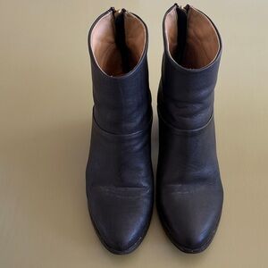 Elegant Black Dari Ankle Boots
